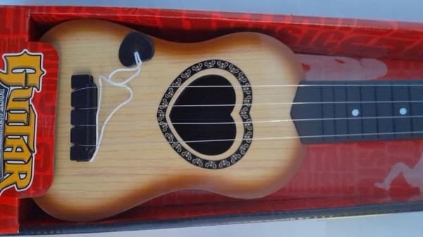 Hipo Mini gitar 43cm m/koffert. 8808 HYPO