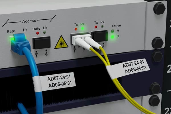 Brother PT-E550WNIVP etikettskrivare Termal transfer 30 mm/sek Trådlös HSE/TZe Wi-Fi QWERTY