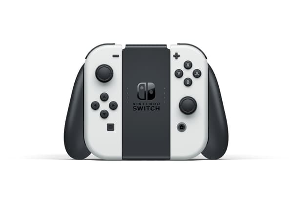 Nintendo Switch OLED + Mario Kart 8 Deluxe + Switch Online 12 Months bärbara spelkonsoller 17,8 cm (7") 64 GB Pekskärm Wi-Fi Vit