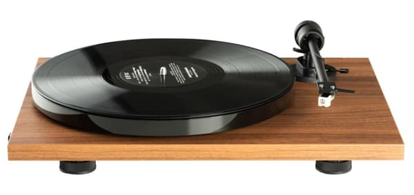 Pro-Ject E1 skivspelare med Audio-Technica AT3600L valnötspickup