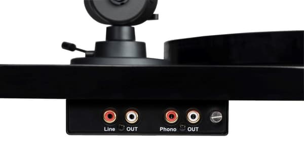 Pro-Ject E1 BT pladespiller med indbygget forforstærker og AT3600L pickup, Bluetooth-sender, sort