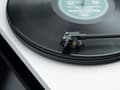 Miniatyrbilde 3 av 5: Pro-Ject Primary E, Beltedrevet platespiller, Hvit, Silikon, MDF, 33,45 RPM, DC-motor