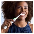 Miniatyrbild 4 av 4: Oral-B iO Series 4 Quite Vuxen Roterande tandborste Vit