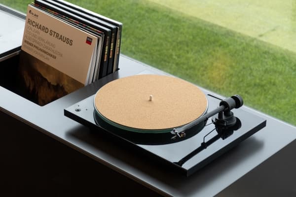 Pro-Ject CORK IT, Matta för vinylspelare, Brun, Kork, 1 styck, 1,5 mm, 300 mm