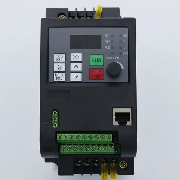 Taajuusmuuttaja, 0,75 kW - 4 kW Teho, Säädettävä Nopeuden Ohjaus,2.2KW 220V:stä 380V:een