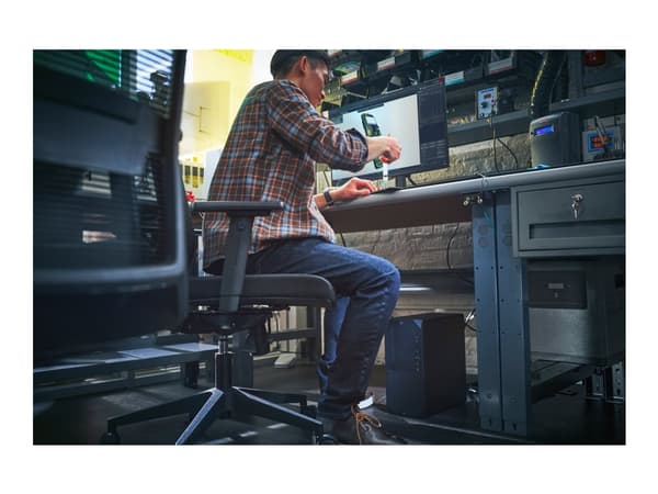 HP Z1 G9 - Tower 1 i7-14700 / inntil 5.4 GHz - SSD 1 TB - NVMe - Gigabit Ethernet - monitor: ingen