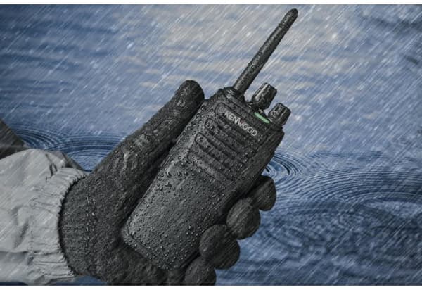 Kenwood TK-3701DE tvåvägsradio 48 kanaler 446 - 446.2 MHz Svart