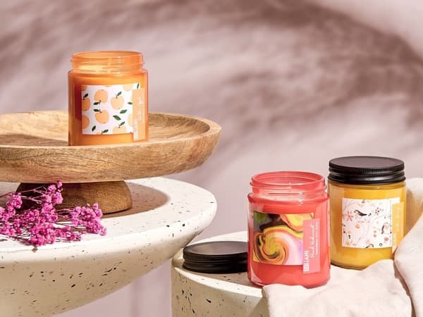 3 doftljus med soja röda vinbär/goscaping/äpple FRUITY BLOOM Lumarko!