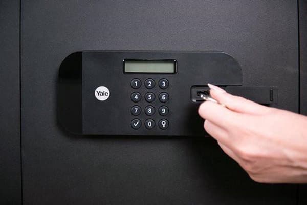 Yale High Security -turvallinen Compact, YSEB/200/EB1