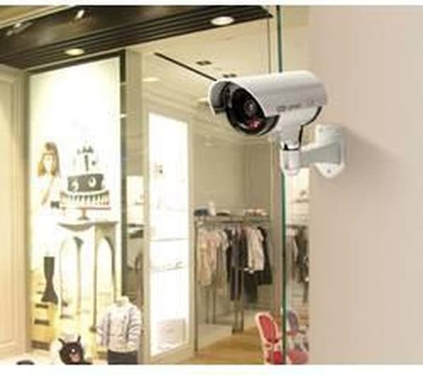 Technaxx TX-18 CCTV-valvontakamera sisä- ja ulkokäyttöön - pyöreä kamera - musta/hopea