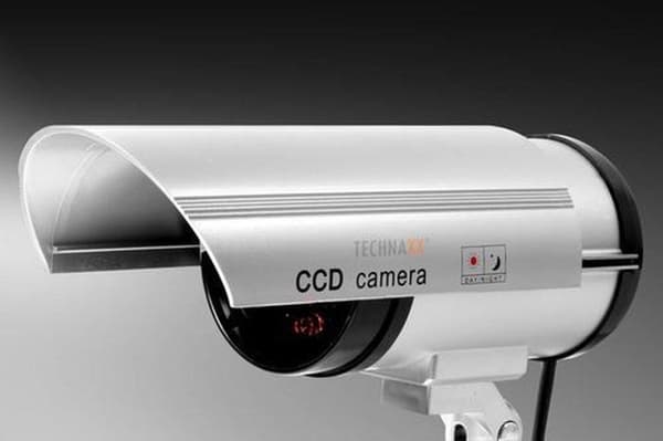 Technaxx TX-18 CCTV-sikkerhedskamera indendørs og udendørs rundt - Dummy-kamera - Sort/sølv
