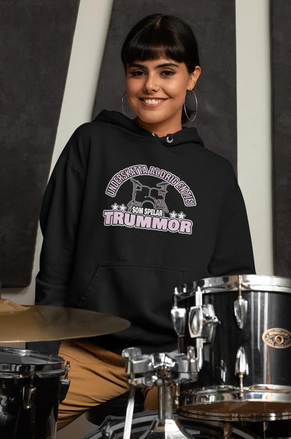 Svart Huvtröja - Underskatta aldrig en tjej som spelar trummor