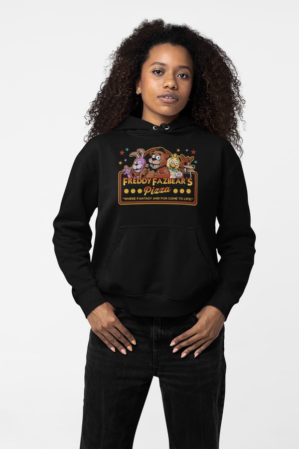 FNAF Svart huvtröja med Freddy Fazbear Pizza design