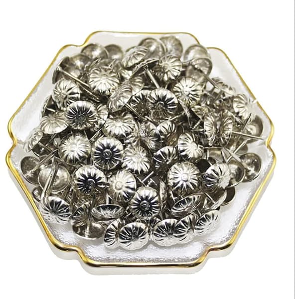 100 stykker møbelsøm, møbelsøm til sofaer, håndværk, dekorative malerier, 7/16 tommer hoveddiameter (antik messing tusindfryd) (sølv)