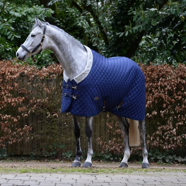 Weatherbeeta Comfitec Deluxe Diamond Quilt Standard Neck Medium Staldtæppe
