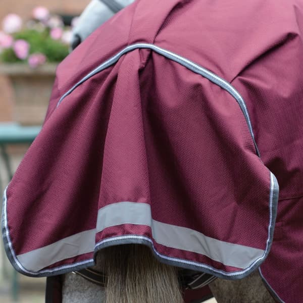 Weatherbeeta Comfitec Plus Dynamic II Standard-Neck Midweight Horse Turnout Rug