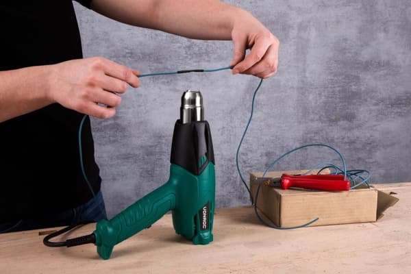 VONROC Varmluftspistol 2000W – 3 värmeinställningar | Inkl. 3 munstycken