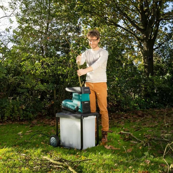 VONROC 2800W Tyst Kompostkvarn – Trädgårdskvarn med skärrullar och 60L behållare