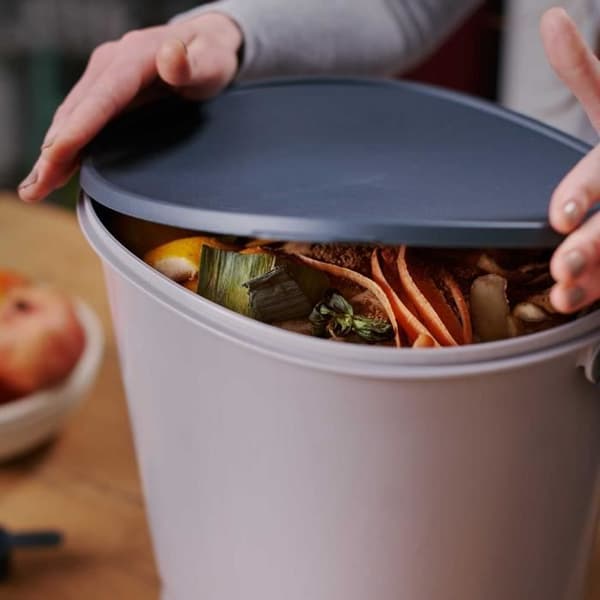 Bokashi Essential 15,3L kompostbehållare - Skaza - Inkluderar 1 kg aktivator - Grå