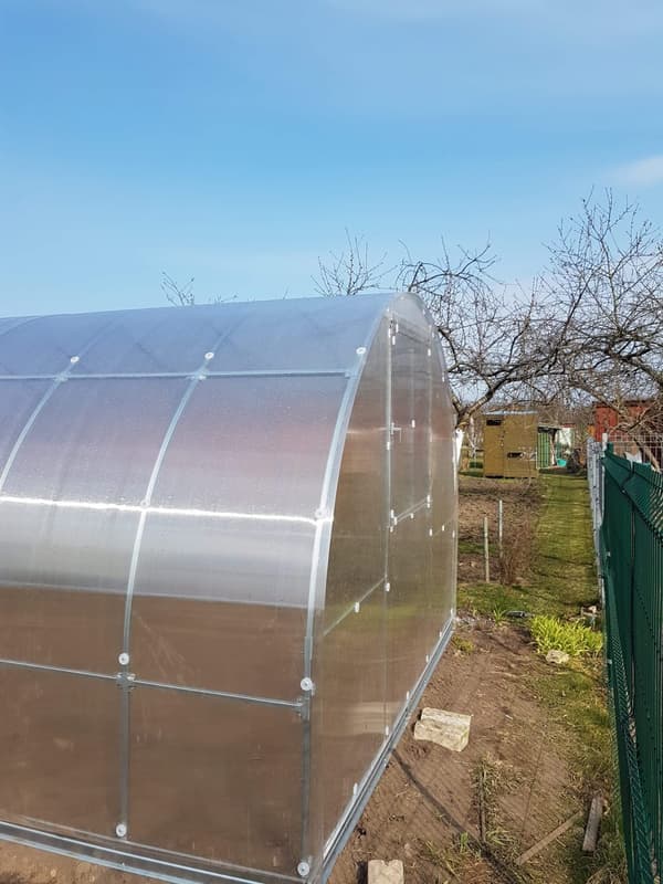 Kasvihuoneet KLASIKA TUBE 3x4m (12m2) perustuksella ja 4mm polykarbonaattipinnoitteella