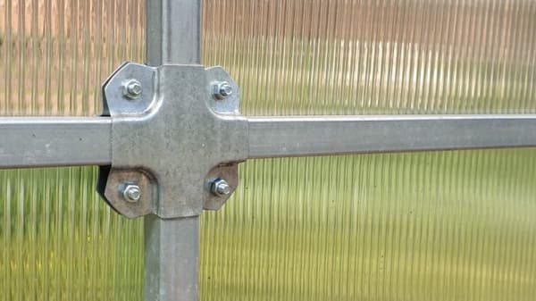 Kasvihuone KLASIKA TUBE 3x8m (24m2) perustuksilla ja 4mm polykarbonaattipinnoitteella