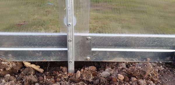 Kasvihuone KLASIKA TUBE 3x8m (24m2) perustuksilla ja 4mm polykarbonaattipinnoitteella