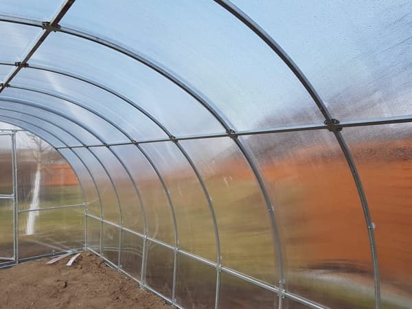 Kasvihuone KLASIKA TUBE 3x10m (30m2) perustuksilla ja 4mm polykarbonaattipinnoitteella