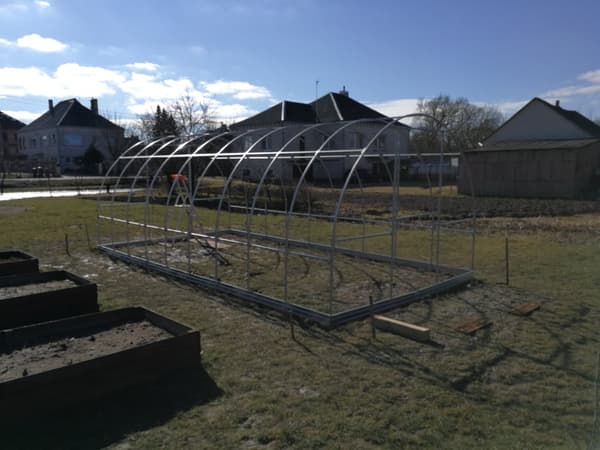 Kasvihuone KLASIKA TUBE 3x10m (30m2) perustuksilla ja 4mm polykarbonaattipinnoitteella