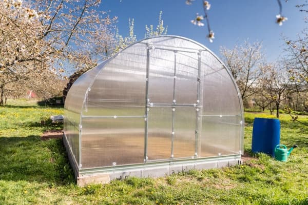 Kasvihuone KLASIKA TUBE 3x10m (30m2) perustuksilla ja 4mm polykarbonaattipinnoitteella