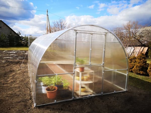 Drivhus KLASIKA RØR 3x10m (30m2) med fundamenter og 4mm polycarbonatbelægning