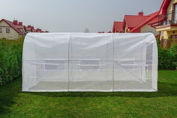 Kestävä 10m² harrastuskasvihuone UV-4-suodattimella & tuuletusikkunoilla optimaalista kasvua varten