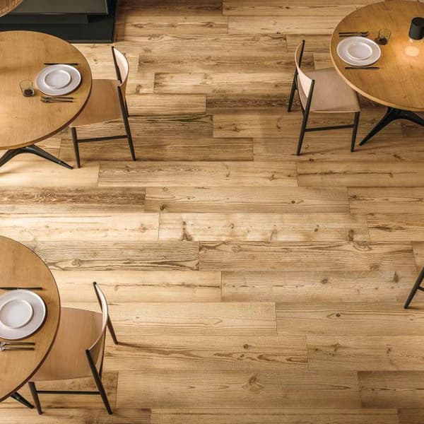 Refin Cortina Honey matta laatta 25x150 9mm puumaisen ruskea