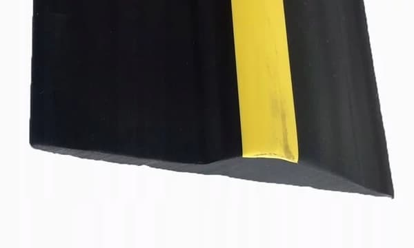 Garagetætning, porttærskel 3,7 meter - tæthed, isolering, beskyttelse