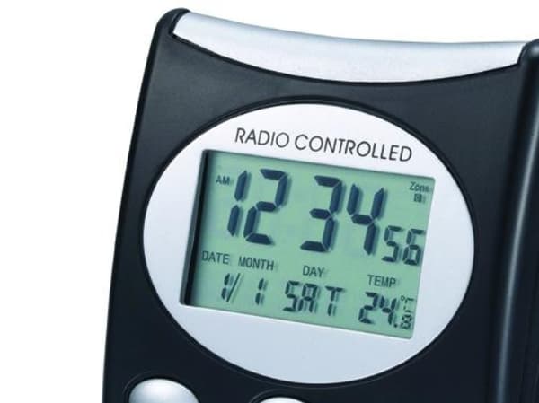 Technoline WT 221 T, Digital vekkerklokke, Sort, 12/24h, LCD, Batteri, 76 mm