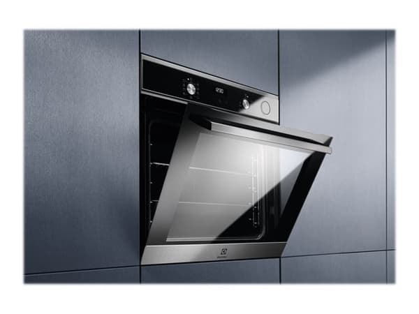 Electrolux SteamCrisp 700 EOC5E70X - Ovn - innebygd - fordypning - bredde: 56 cm - dybde: 55 cm - høyde: 57.8 cm - med selvrens - Klasse A - rustfrit Sort, Rustfritt stål