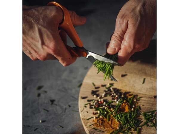 Fiskars - Saks - 180 mm