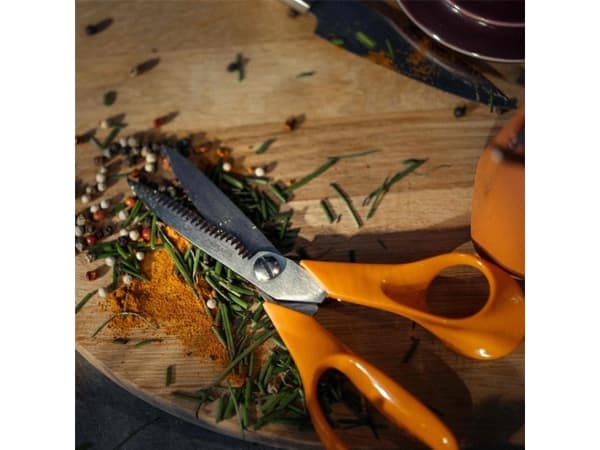 Fiskars - Saks - 180 mm