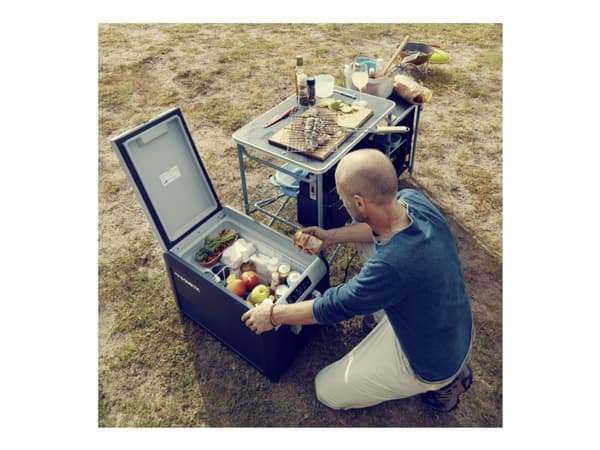 Dometic CFX335 - Convertible refrigerator / freezer - portabel - Wi-Fi - bredde: 39.8 cm - dybde: 69.4 cm - høyde: 40.7 cm - 36 liter - Klasse C - sl