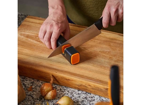 Fiskars Edge - Knivslip - 4.4 x 16.2 cm