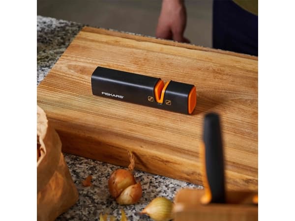 Fiskars Edge - Knivslip - 4.4 x 16.2 cm
