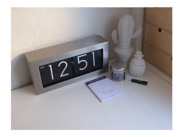 Nextime Big Flip - Klokke - rektangulær - kvarts - skrivebord - 36 x 16.7 cm - sølv