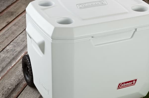 Coleman 50QT Wheeled Xtreme Marine, Valkoinen, Suurtiheyspolyeteeni (HDPE), Polyuretaani (PU), 47 L, 0,33 L, 580 mm