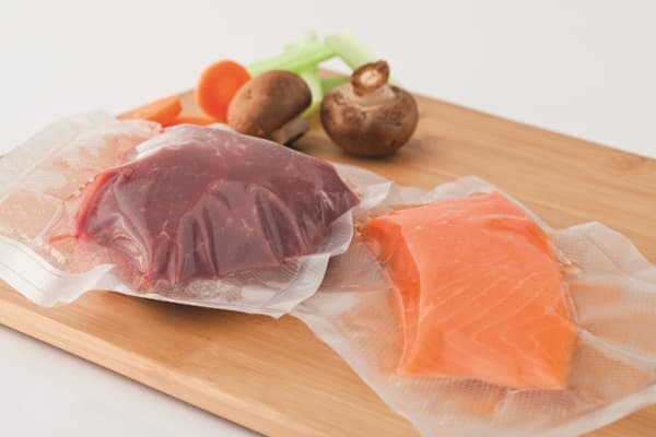 Caso 1236, Vacuum sealer bag + roll, 8 timer