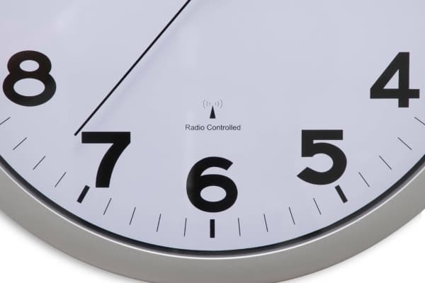 MAUL MAULstep, Vegg, Quartz clock, Rund, Sølv, Hvit, Plast, AA