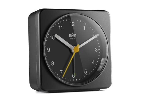 Braun BC03B Klassischer analoger Wecker mit Schlummerfunktion und Licht, schwarz