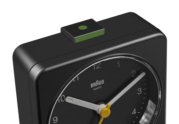 Braun BC03B Klassischer analoger Wecker mit Schlummerfunktion und Licht, schwarz