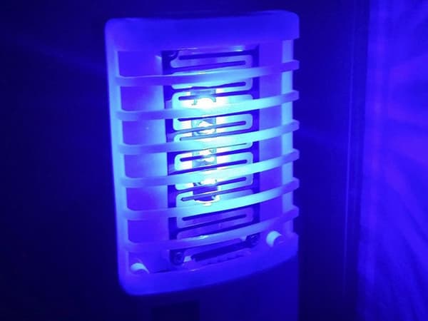 Insektsavvisande lampa mygga uv för eluttag