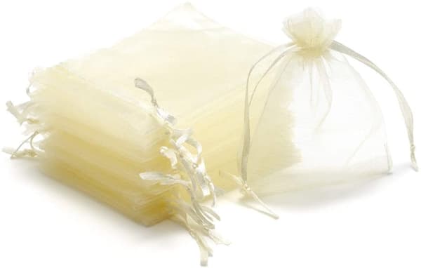 Pienet lahjakassit kiristysnyörillä Organza 25-pakkaus 7x9 cm Valkoinen
