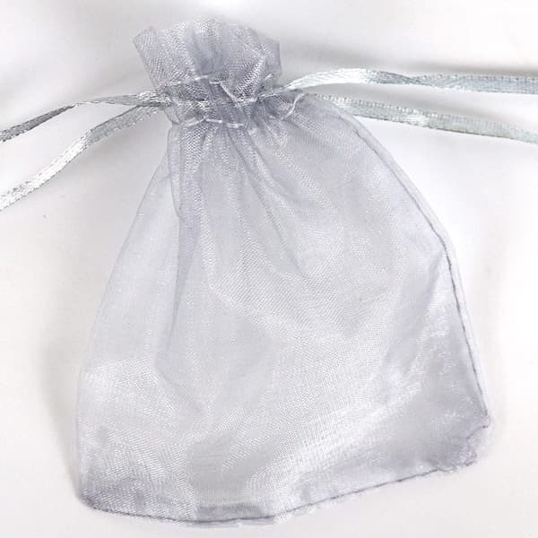 INF Små presentpåsar med dragsko Organza 25-pack 7x9 cm Grå