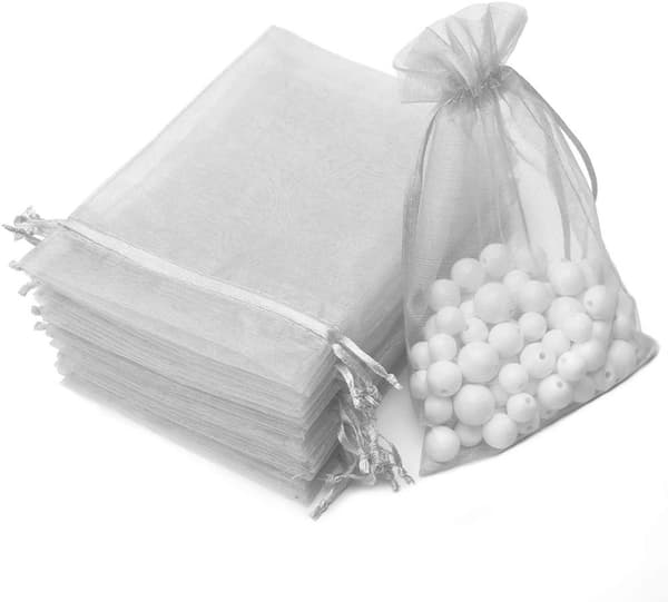 INF Små presentpåsar med dragsko Organza 25-pack 7x9 cm Grå